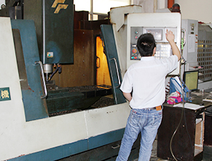 Principles of Injection Molding and Practical Analysis of Multi-Color Cup Component Production