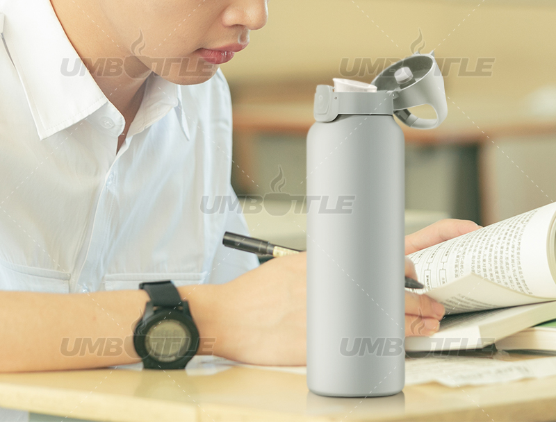How do contemporary college students choose the function, material and capacity of water cups from a global perspective? ---Chinese college students
